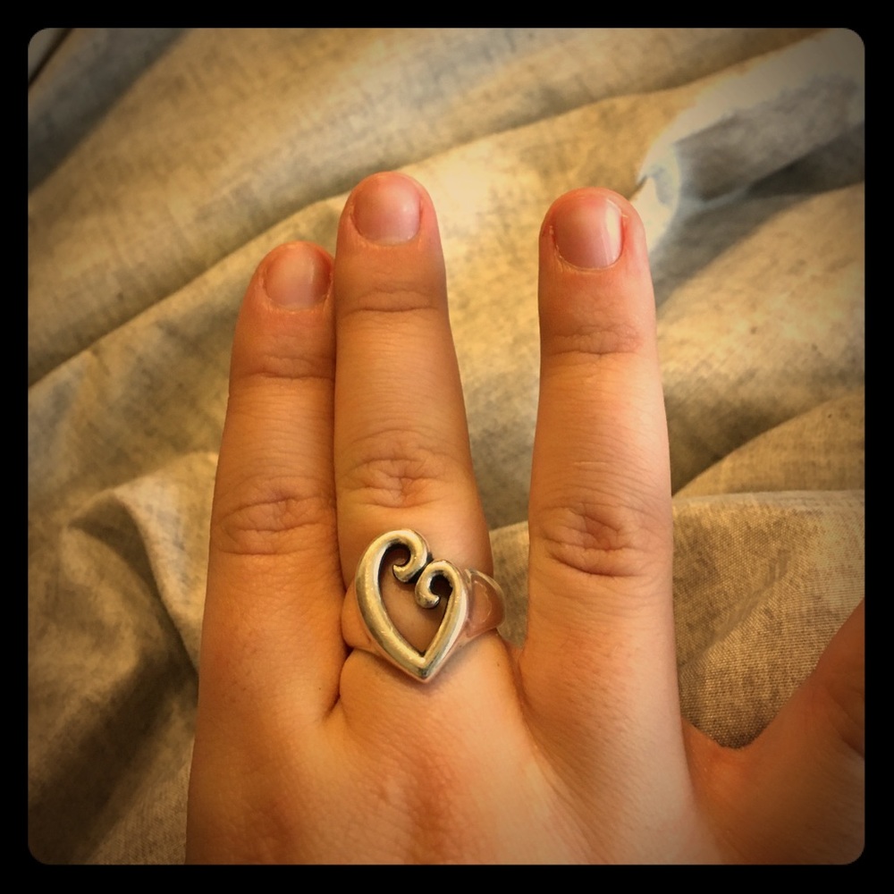 Janes Avery ring